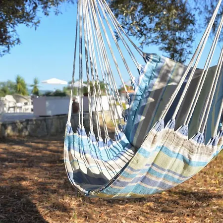 מלון דירות Myrto 4*