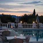 Apart Otel Myrto 4*