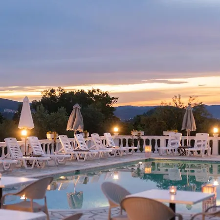 Aparthotel Myrto 3*